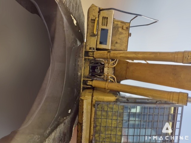 KOMATSU PC220-7
