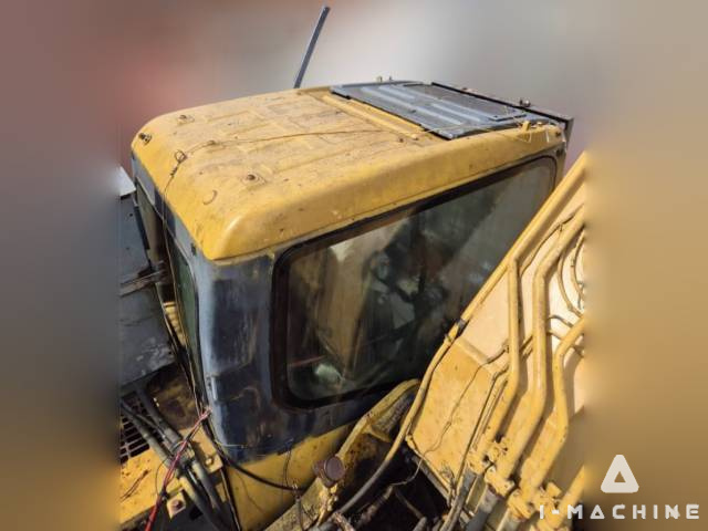 KOMATSU PC220-7