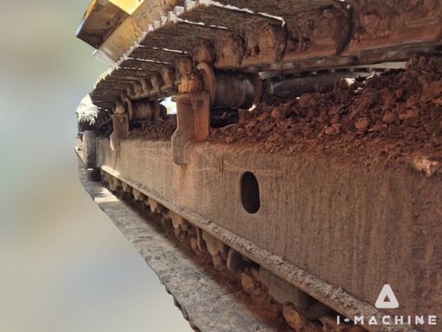 KOMATSU PC220-7