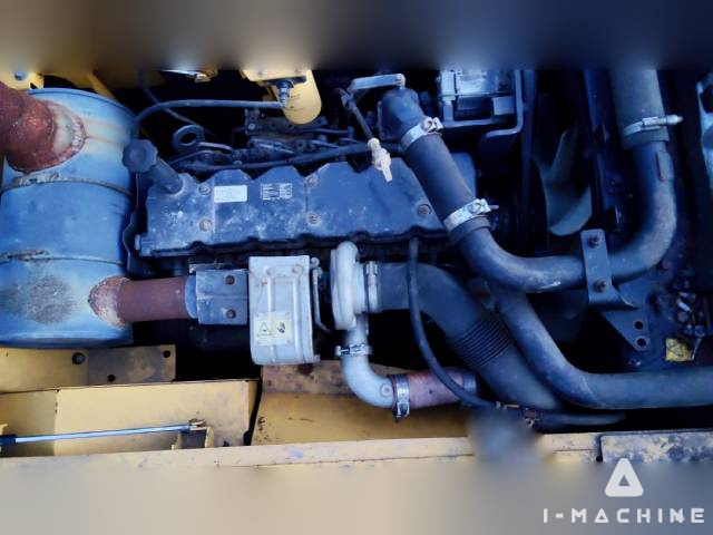 KOMATSU PC200-8