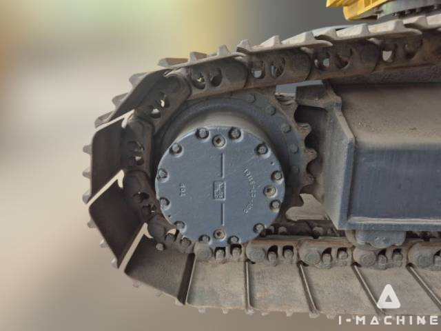 KOMATSU PC200-7