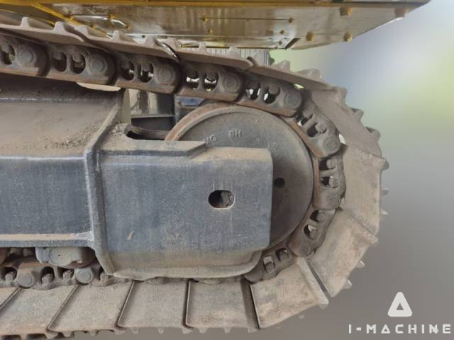KOMATSU PC200-7