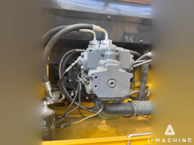KOMATSU PC200LC-7