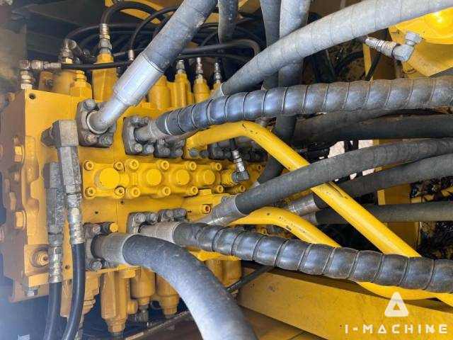 KOMATSU PC200LC-7