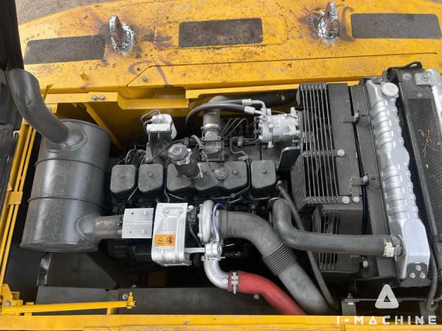KOMATSU PC200LC-7