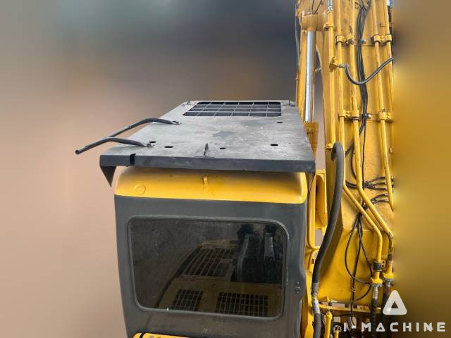 KOMATSU PC200LC-7