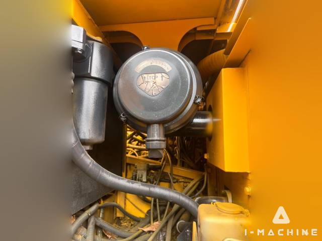 KOMATSU PC210-7