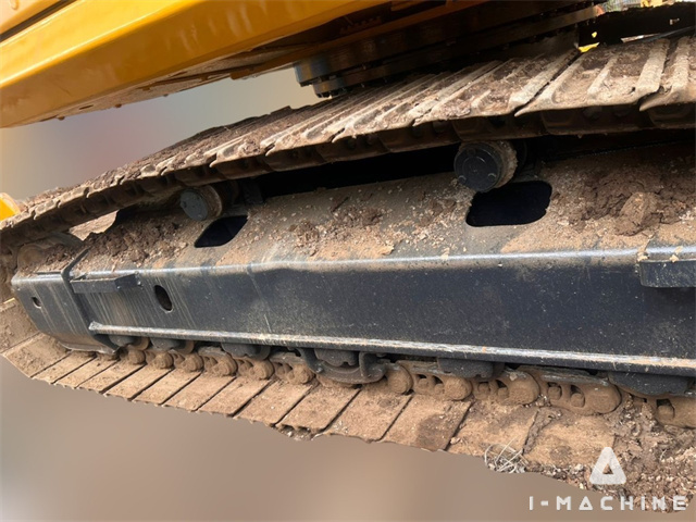 KOMATSU PC210-7