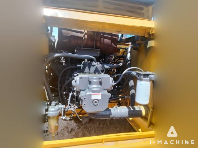 KOMATSU PC200-7