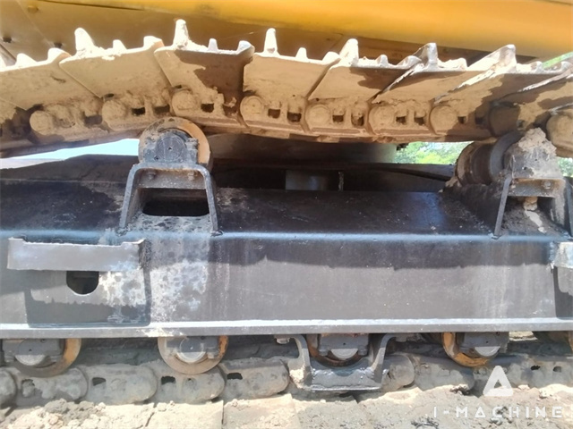 KOMATSU PC200-7