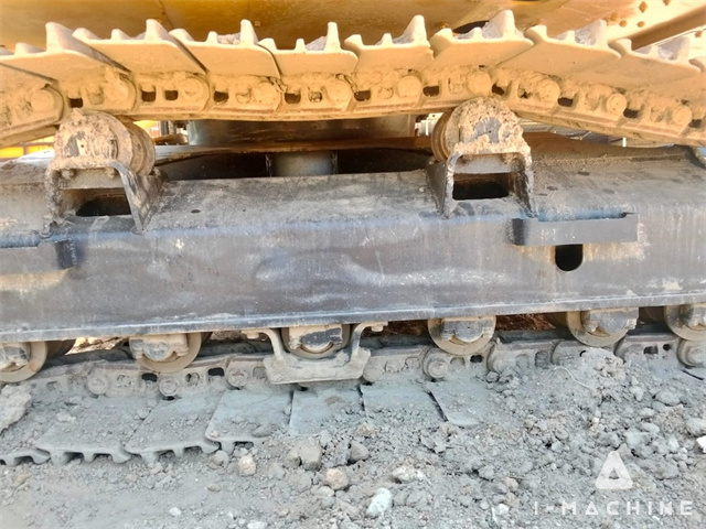 KOMATSU PC200-7