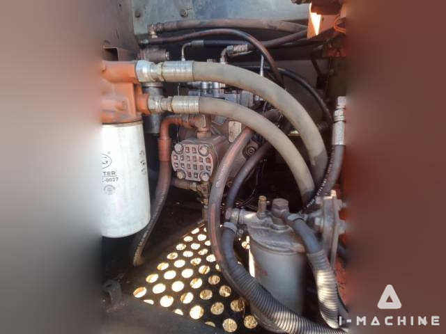 HITACHI ZX120