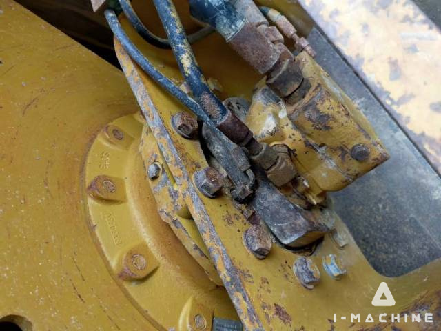 CATERPILLAR CS533E