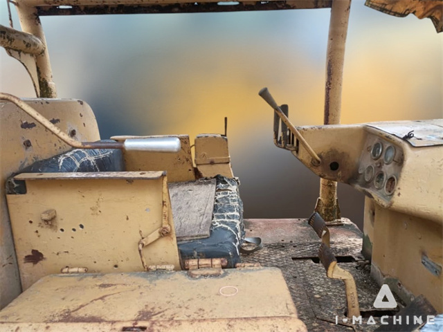 CATERPILLAR D6C