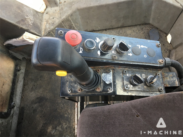 DYNAPAC CG233HF