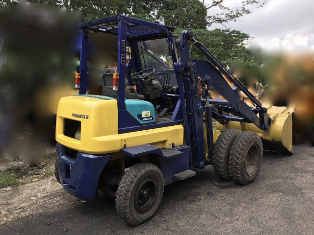 KOMATSU SD23-5