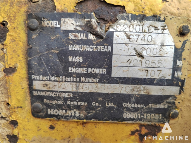 KOMATSU PC200-7