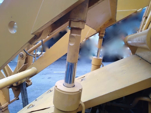 KOMATSU SD23-1