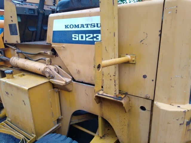 KOMATSU SD23-3