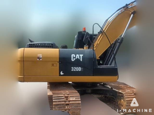 CATERPILLAR 320D2