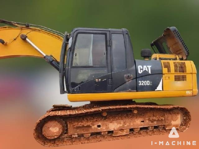 CATERPILLAR 320D2
