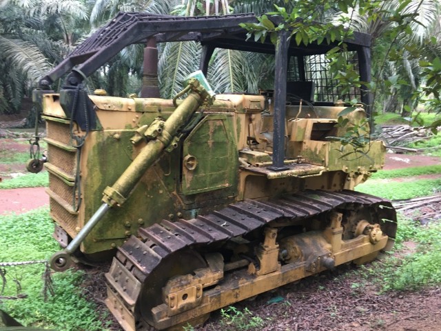 KOMATSU D80E-18