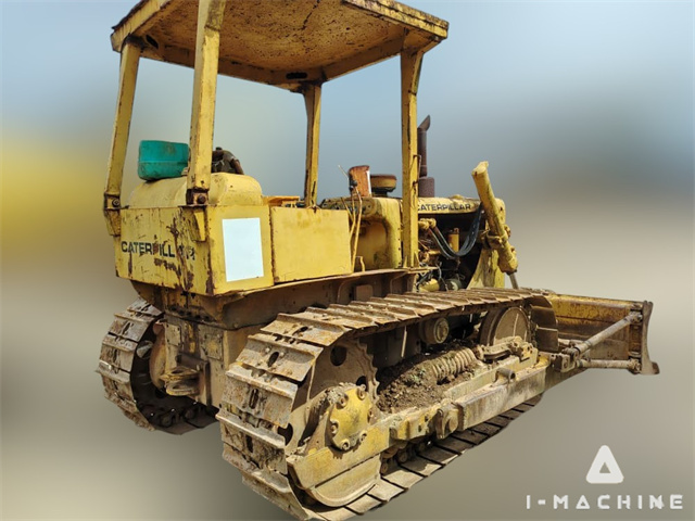 CATERPILLAR D4