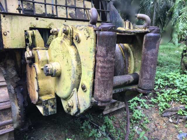 KOMATSU D60S