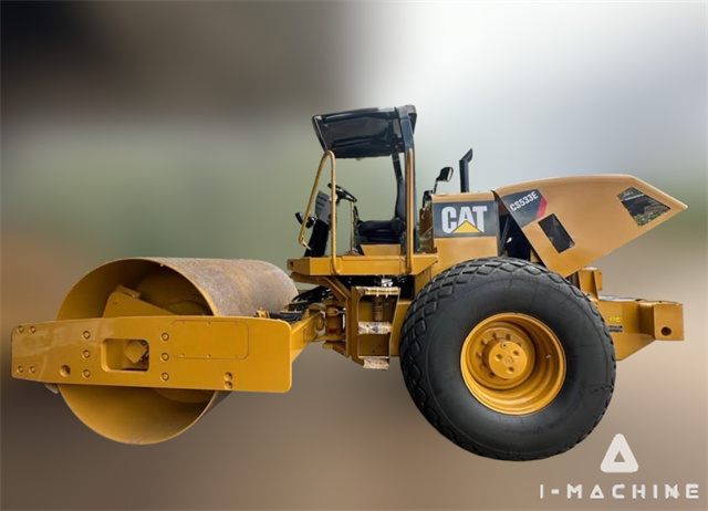CATERPILLAR CS533E