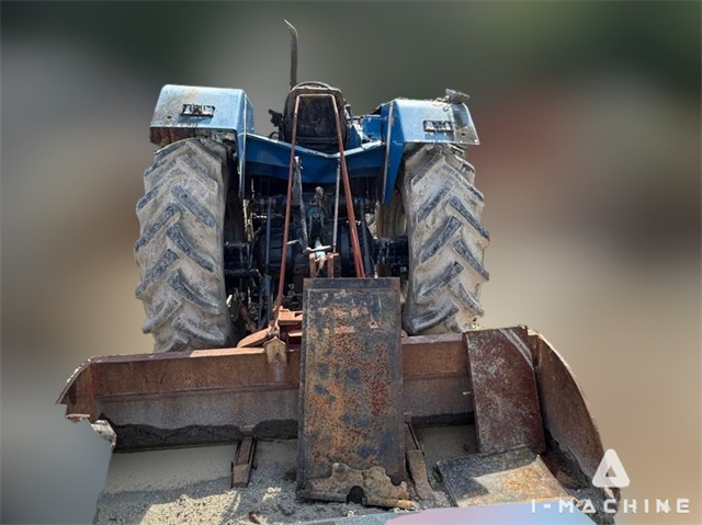 NEW HOLLAND 7840