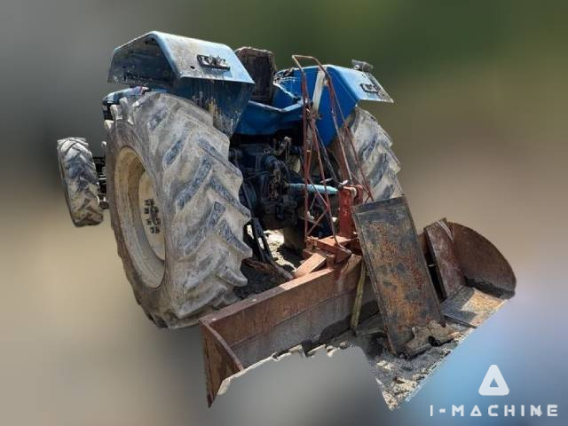 NEW HOLLAND 7840