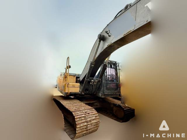 VOLVO EC200D