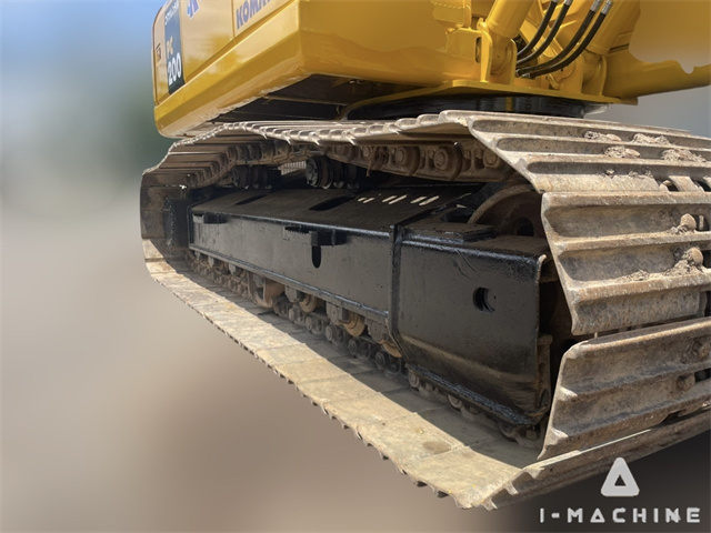 KOMATSU PC200-7