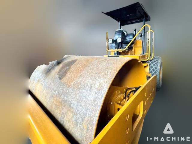 CATERPILLAR CS533E