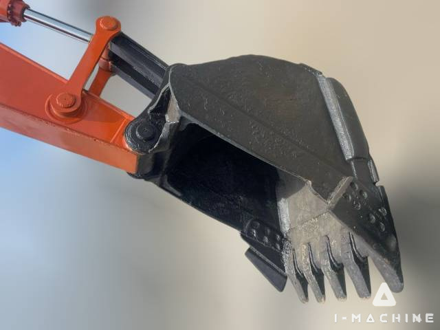HITACHI ZX200-1
