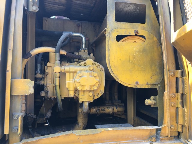 KOMATSU BR300J
