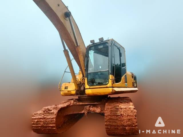 KOMATSU PC200-8