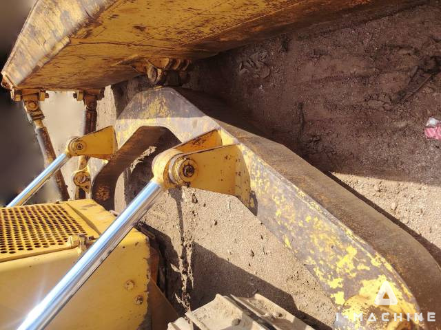 KOMATSU D70LE