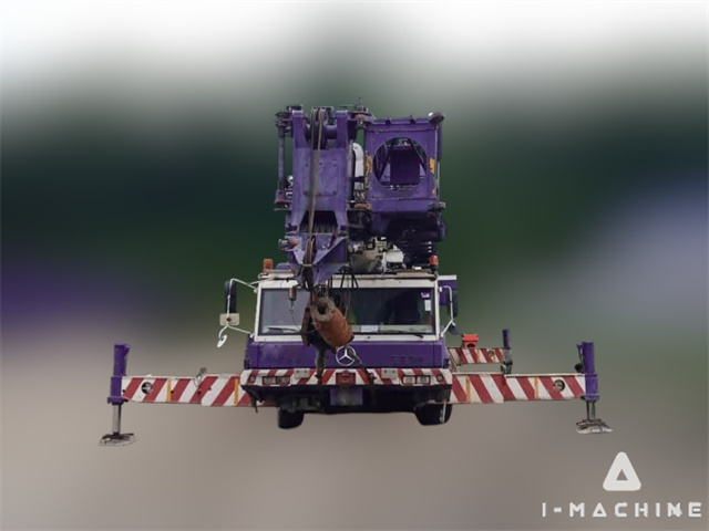 TADANO AR1000M