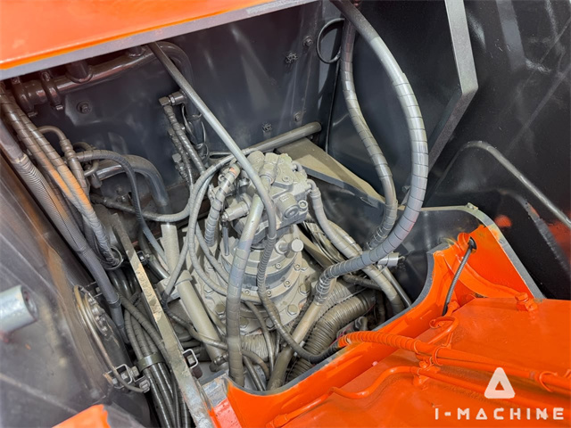 HITACHI EX135USR