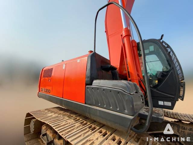 HITACHI ZX200-3