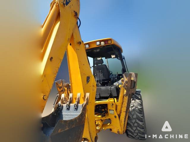 JCB 214E