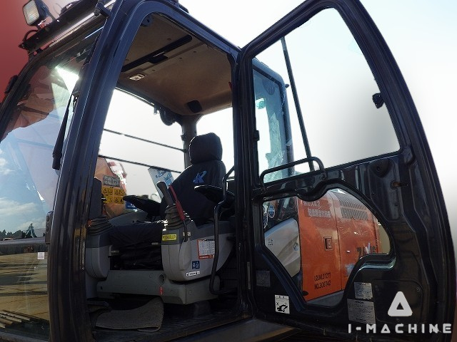 HITACHI ZX200-5B