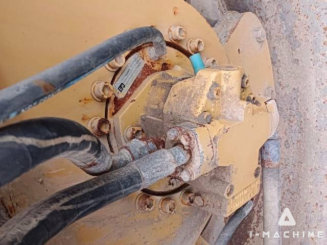 CATERPILLAR CB564D
