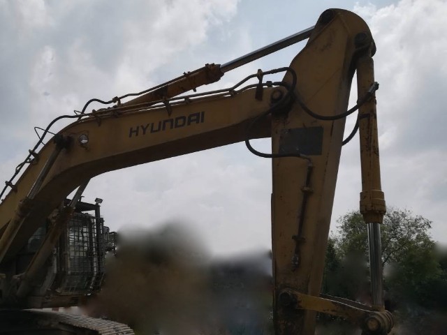 HYUNDAI R320LC