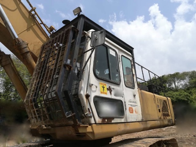 HYUNDAI R320LC