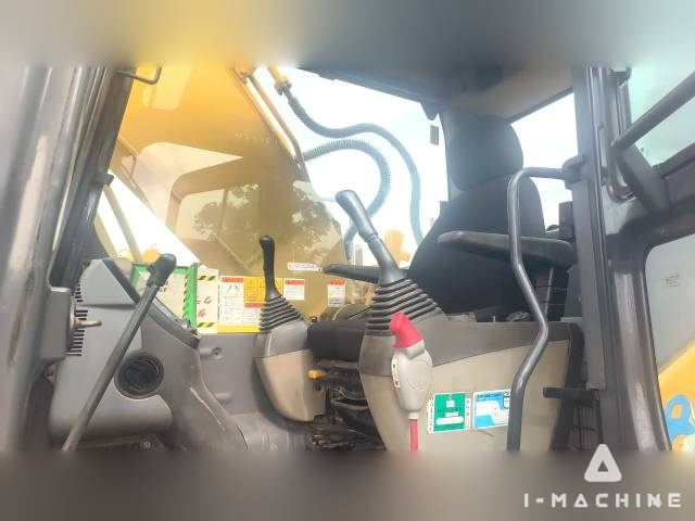 KOMATSU PC200-8N1
