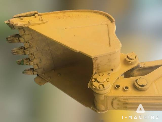 KOMATSU PC200-8N1