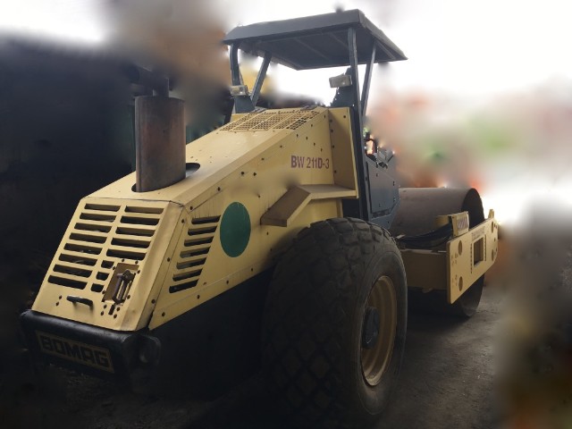 BOMAG BW211D-3