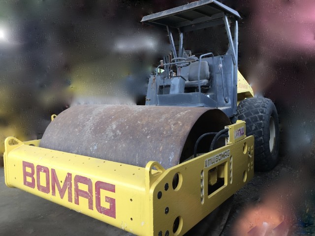 BOMAG BW211D-3